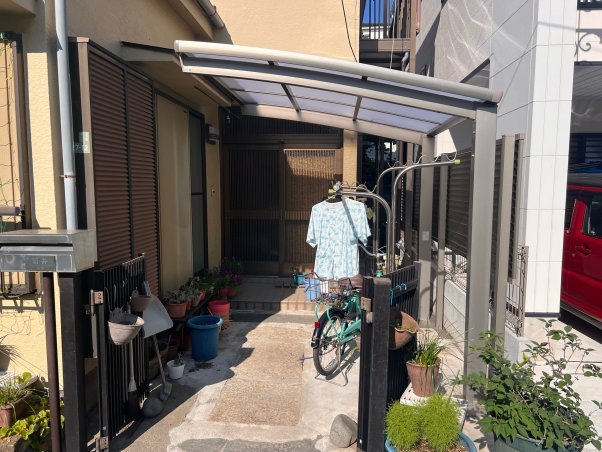 雨ざらしから自転車を守る、サイクルポート＋フェンス工事